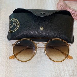 Gold/bronze ray bans